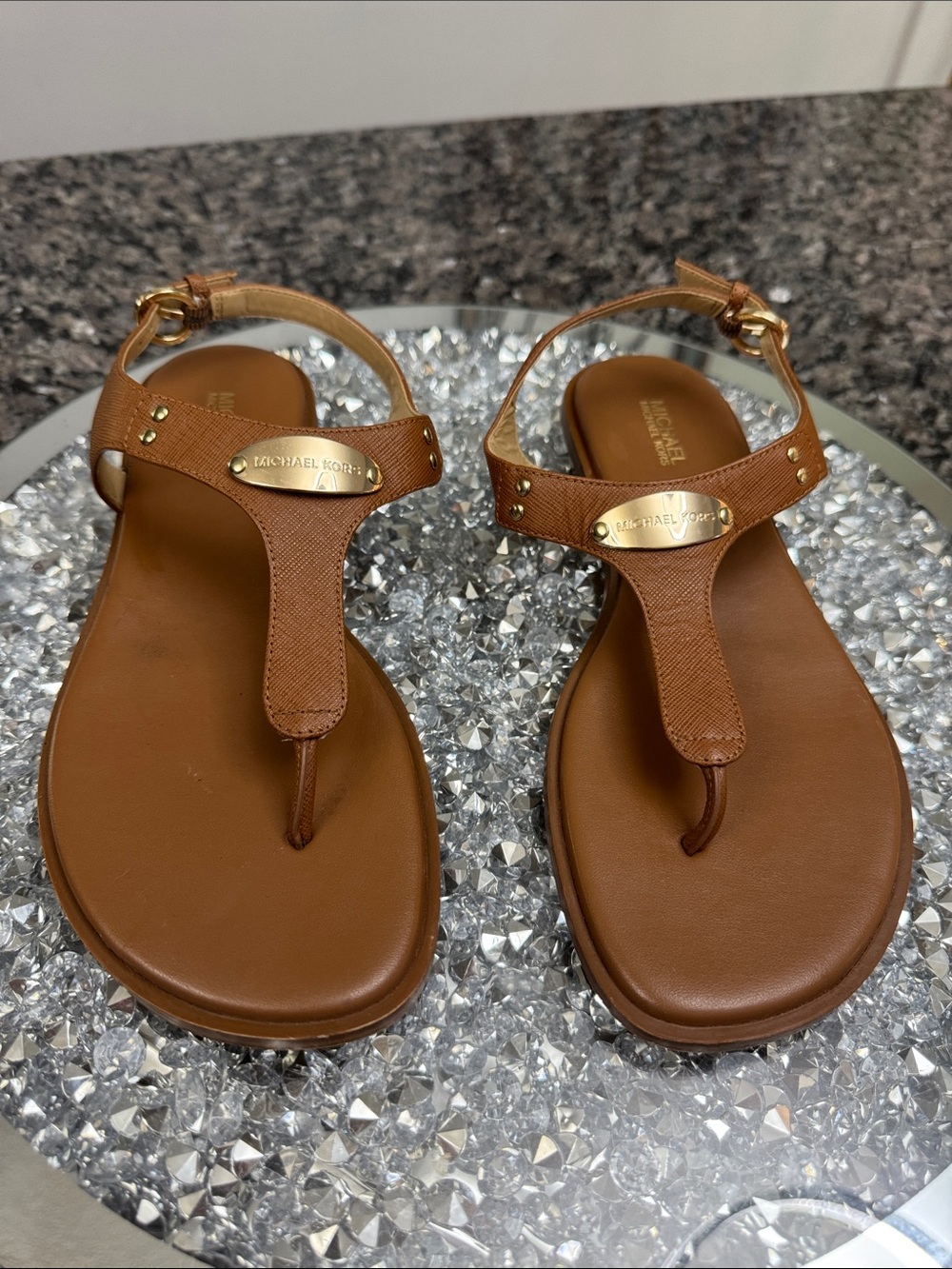MICHAEL KORS Brown Leather T-Strap Sandals with Gold Plaque EUC 8.5